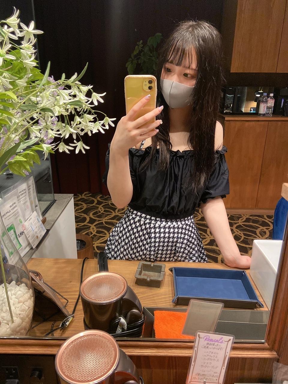 FC2-3148902 18歳みかちゃん最新作！純白ビキニで初プール！高級スイートルームを貸切り初ごっくん,大量中出しの2本番-cd1