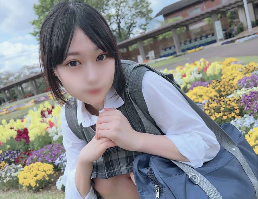 FC2-PPV-4413648 初撮影・顔出し!無垢でベイビーフェイスの未処理剛毛口・リカワ女◯◯生を白昼堂々公然猥褻!まだ汚れを知らない従順な18歳未◯年